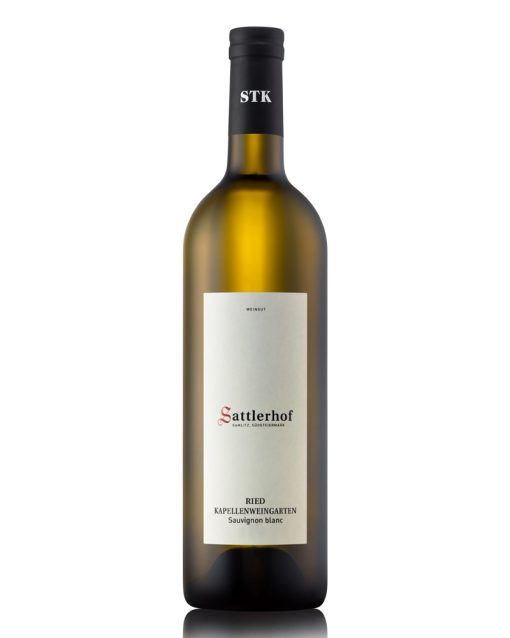 ried-kapellenweingarten-sauvignon-blanc-sattlerhof-shelved-wine